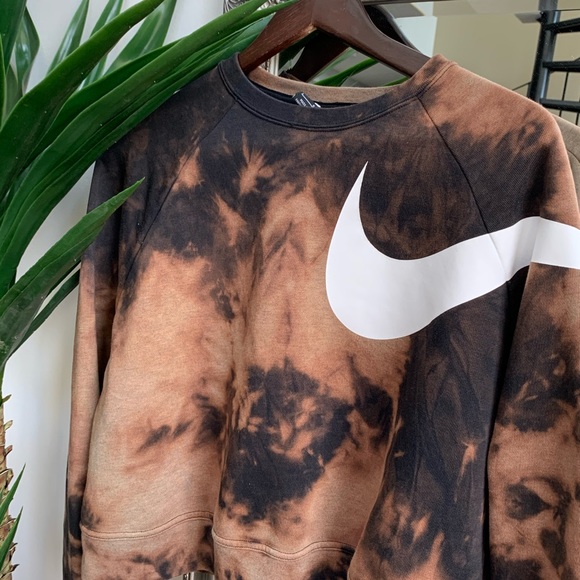 โ๏ธ Nike Cropped Sweater Crew Tie Dye - Picture 10 of 11